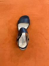 Carica l'immagine nel visualizzatore di Gallery, Sandalo donna Grunland
