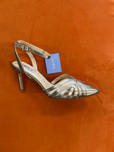 Carica l'immagine nel visualizzatore di Gallery, Sandalo donna Keys
